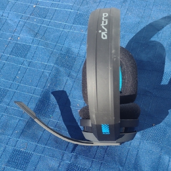 Astro A10 Gaming Headset - Black and Blue NWOT - Picture 1 of 2